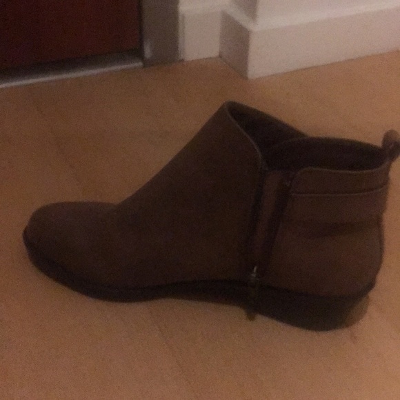 Tan ankle boots (new and have not been used) - Picture 3 of 3